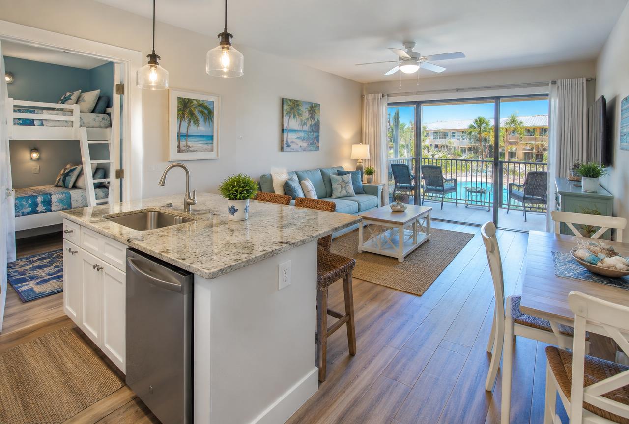 SUNSET FAMILY ESCAPE interior